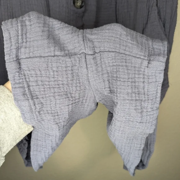 C&C California Size Medium Button up Romper Shorts with Pockets Color Blue - Picture 7 of 7